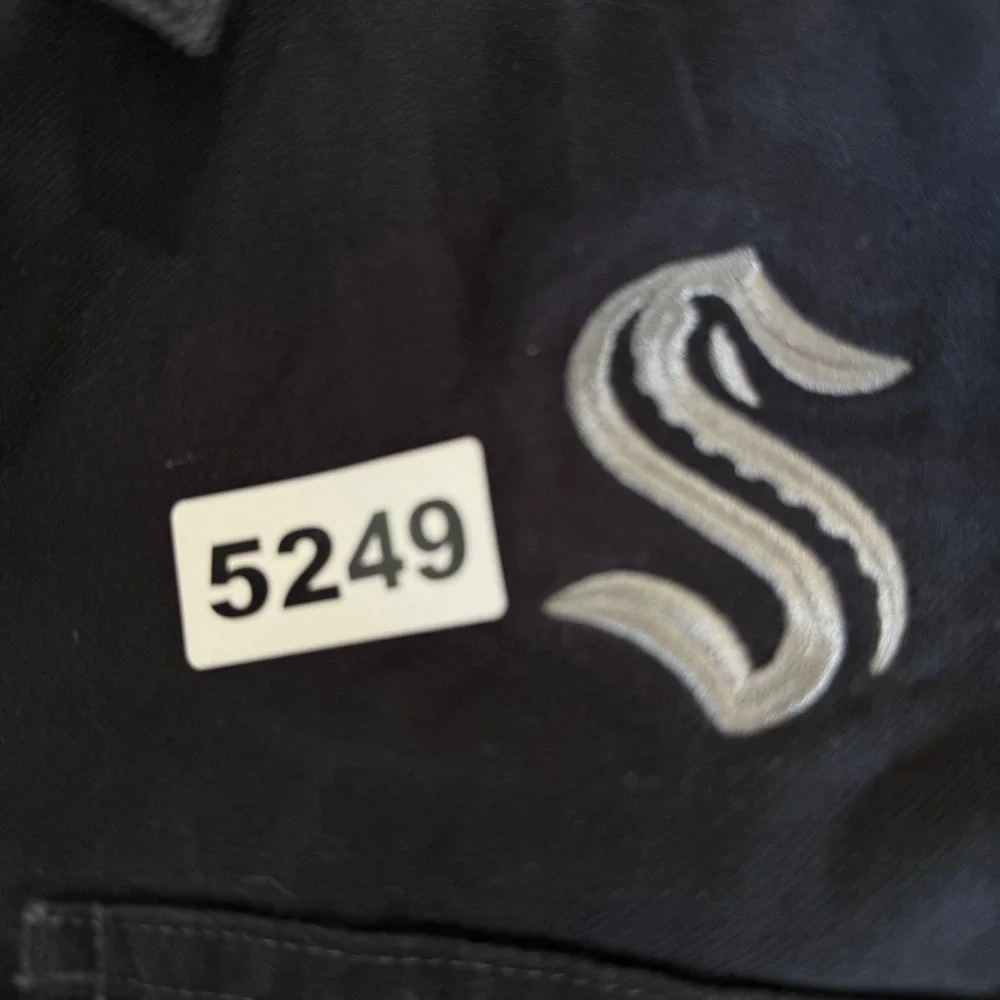 Seattle‎ Kraken CC Filson Guide Shirt Mens button Up Size M. Black $140